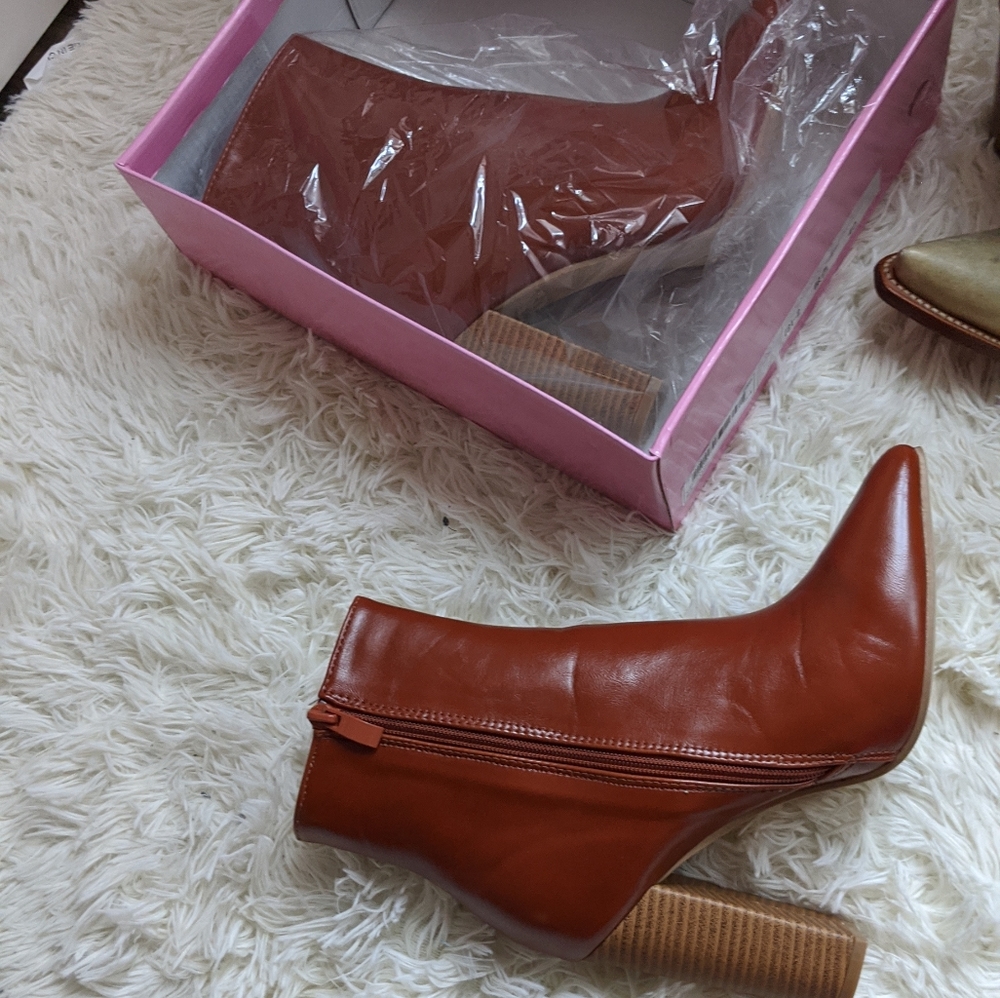 Boots - Picture 5 of 5